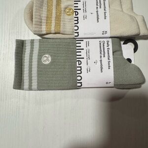 Lululemon Daily Editorial Socks - Cream and Gray XL,LG bundle